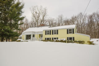 11 Plateau Ln, Bedford, NY 10506-1339