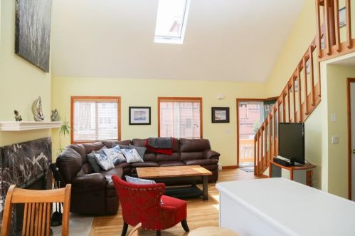 853 Boston Neck Rd, South Kingstown RI  02882-2904 exterior