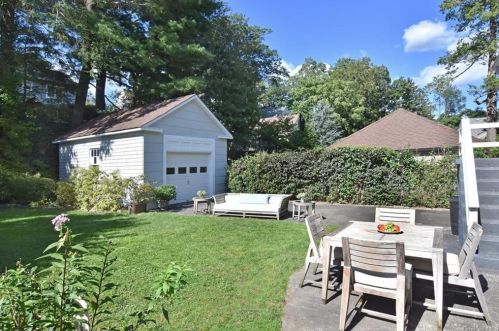 61 Storer Ave, New Rochelle, NY 10803-1700