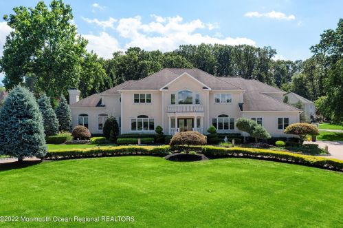 24 Dora Ln, Holmdel Village NJ  07733-1671 exterior