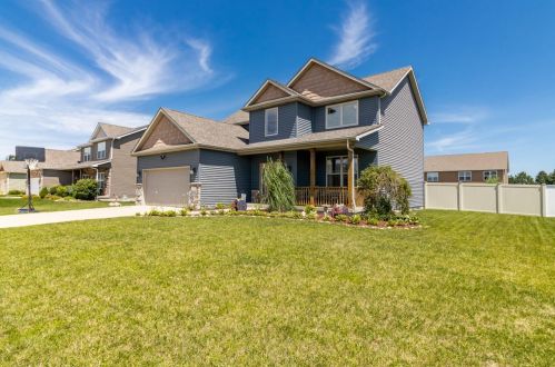 3351 Field Hawk Dr, Valpo, IN 46383-8020