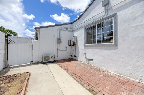 7812 Peachtree Ave, Van Nuys CA  91402-6514 exterior