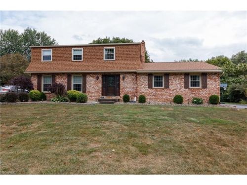 7349 Shadyview Ave, Massillon, OH 44646-9354