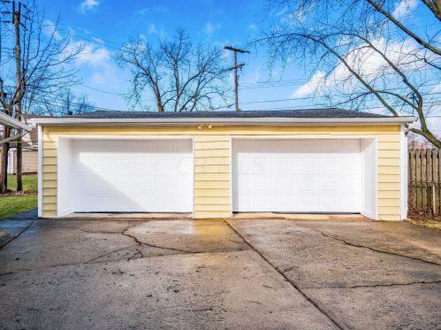 3709 Homecomer Dr, Darbydale, OH 43123-2406
