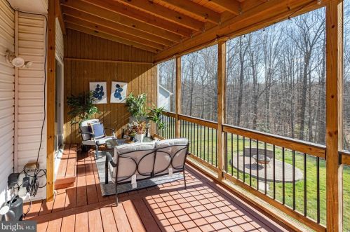 13931 Ruler Ct, Woodbridge VA  22193-3733 exterior