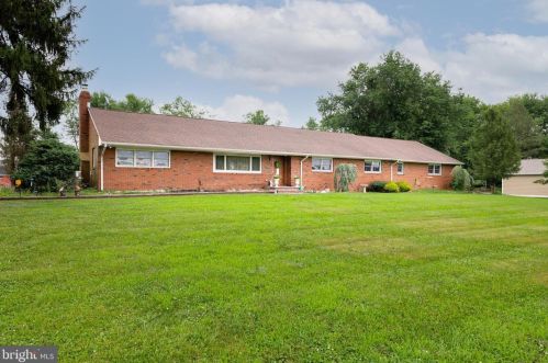 1412 Old Indian Mills Rd, Southampton NJ  08088-9441 exterior