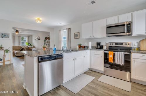 23 Island Breeze Ln, Beaufort SC  29907-1679 exterior