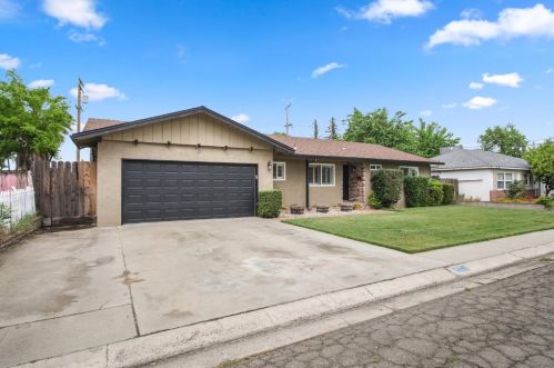1445 Gary Ln, Modesto CA  95355-3125 exterior