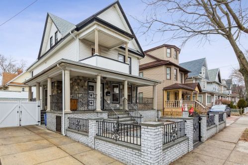 85-62 88th St, Jamaica, NY 11421-1306