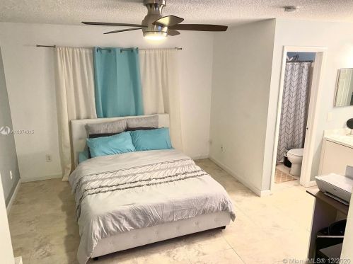 11721 11th St, Hollywood, FL 33026-4340