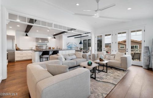 820 Mandalay Bch Rd, Oxnard CA 93035-1078 exterior