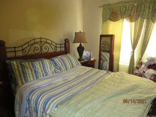 4 Gray St, Poughkeepsie NY 12603-2711 exterior