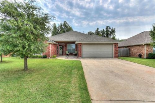 708 Linden Ln, Mustang, OK 73064-4267