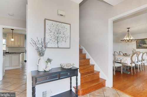 4011 Latham Dr, Haymarket VA  20169-2407 exterior