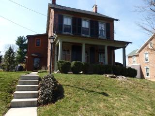 608 Main St, Macungie, PA 18062-1721