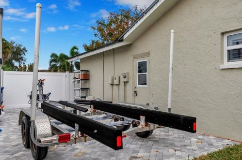 4592 40 St, Saint Petersburg FL  33714-2220 exterior
