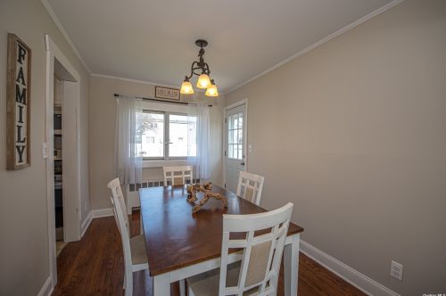 1051 Hamilton Ave, North Lindenhurst NY  11757-2130 exterior