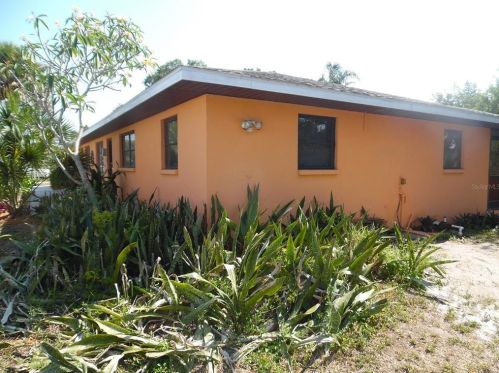 401 Shore Rd, Nokomis, FL 34275-1960