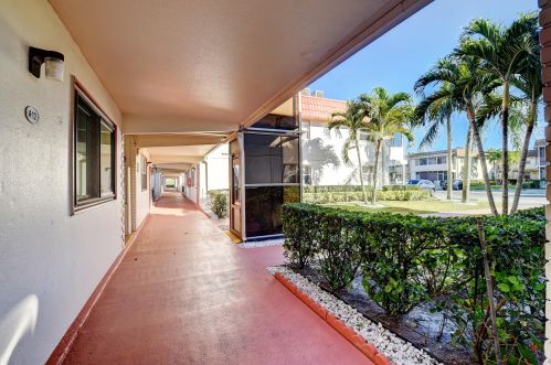 40 Saxony A, Delray Beach, FL 33446-1810