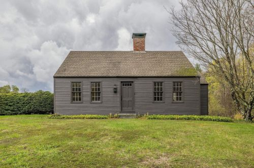 99 Gage Hill Rd, Hopkinton, NH 03229-2503