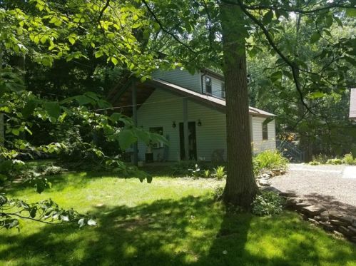 177 Mohawk Trl, Slippery Rock, PA 16057-3622