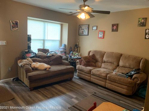 327 Woodlake Manor Dr, Lakewood, NJ 08701-3734