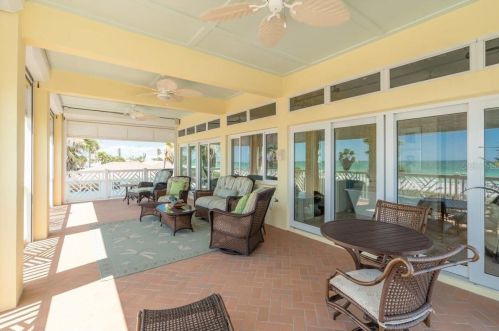 1615 Gulf Way, Saint Petersburg, FL 33706-4237