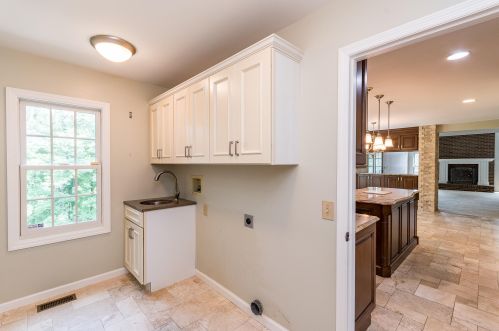 8235 Woodcreek Dr, Florence KY  41042-9119 exterior