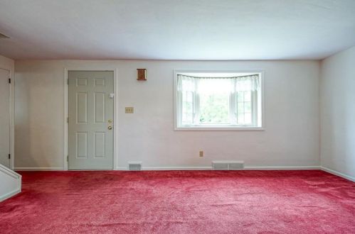 143 Shannon Heights Dr, Verona, PA 15147-2819