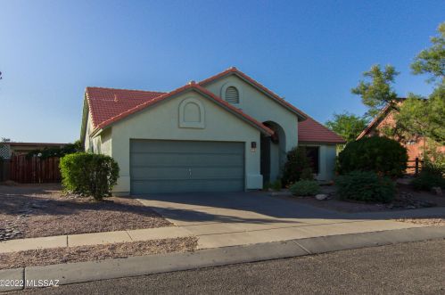 9907 Longford Dr, Tucson, AZ 85742-9248