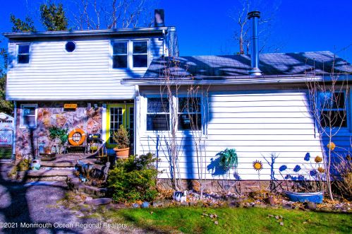 63 Cedarhurst Rd, Bricktown, NJ 08723-5411