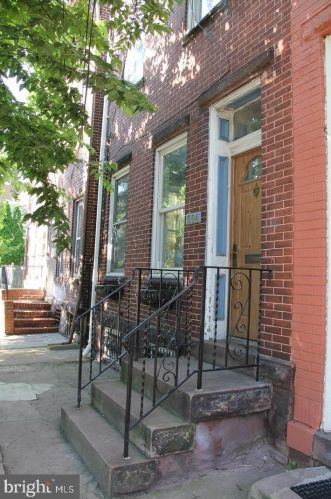 564 Centre St, Trenton, NJ 08611-3025