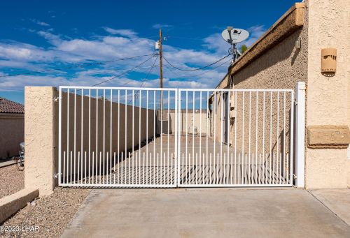 2205 Runabout Dr, Lake Havasu City, AZ 86403-3040