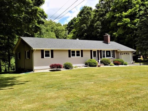 282 Hayden Sta Rd, Windsor CT 06095-1407 exterior