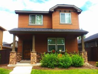 61157 Snowbrush Dr, Bend OR  97702-2312 exterior