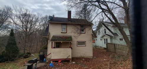 1403 Neshannock Blvd, New Castle PA  16105-2410 exterior