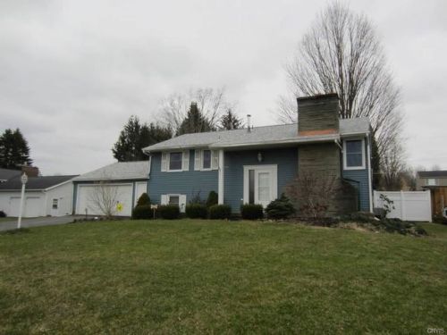 15 Buccaneer Bnd, Radisson, NY 13027-2103