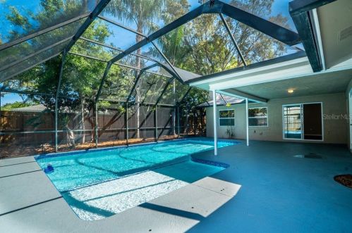 1163 Ridgecrest Ct, Palm Harbor FL  34683-2732 exterior