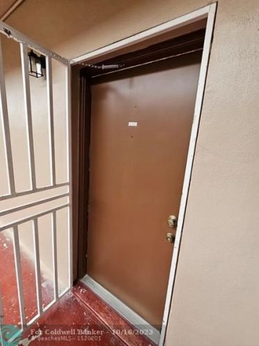 1900 68th St, Hialeah FL  33014-4401 exterior