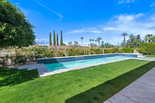 27 Toscana Way, Rancho Mirage CA  92270-1977 exterior