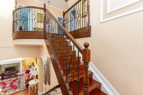 19270 29 Ct, Hollywood FL 33029-2474 exterior