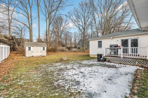 16 Bonheur Rd, Bridgeport, CT 06611-3404