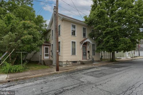 27 Rosanna St, Hummelstown, PA 17036-1521