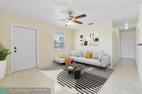 1364 7th St, West Palm Beach, FL 33401-3130