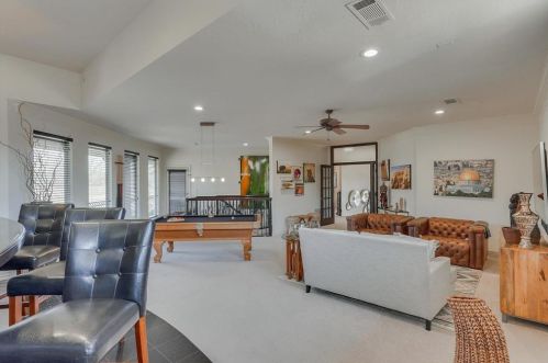 3101 Oak Crest Dr, Lewisville TX  75022-5268 exterior