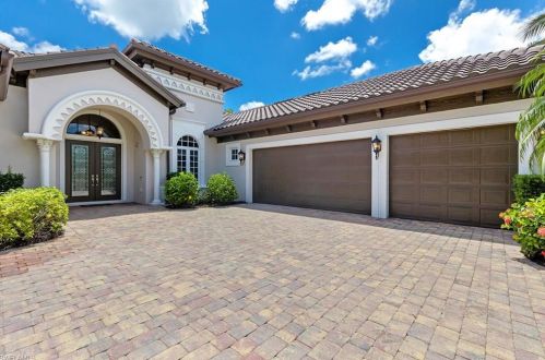9105 Shenendoah Cir, Naples, FL 34113-1665