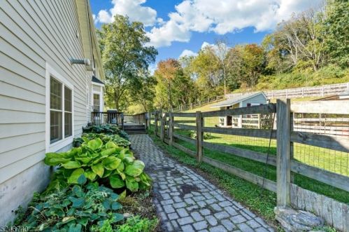 54 Morris Ave, Fredon NJ  07860-4900 exterior