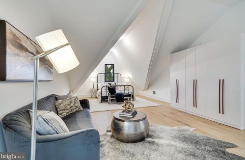 4915 Western Ave, Washington DC  20016-4319 exterior