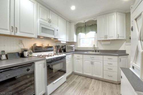 25 Spruce Ave, Lincoln Park NJ  07035-2508 exterior