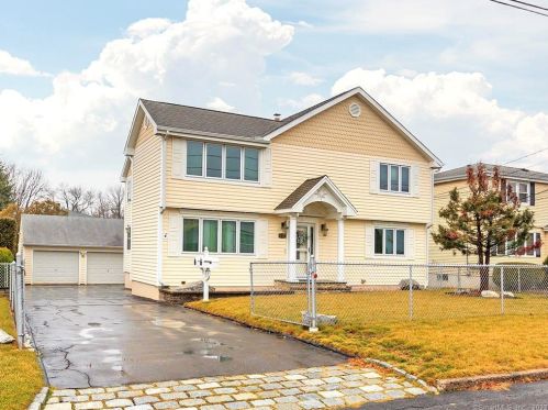 16 Miano Dr, New Britain, CT 06053-1715